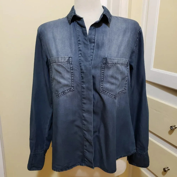Cloth & Stone Denim Shirt / Stonewashed / Anthropologie / Size Small - Picture 1 of 5